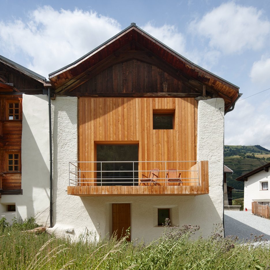 dezeen's tweet photo. Baumhauer adds timber-lined living spaces to vernacular Swiss farmhouse: https://t.co/pMjuYtIEYC #architecture https://t.co/MXZEYVkoE9