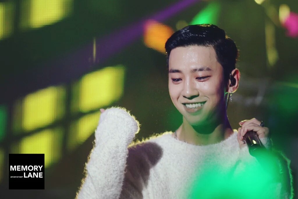 BAPbyg90's tweet photo. "BAPdomination: [HQ]151115 Yongguk &amp; Jongup @ #BAPSHOWCASE (cr:
20120127net)
 *do not edit* https://t.co/8Ua2WExWNf"@seulkgrv