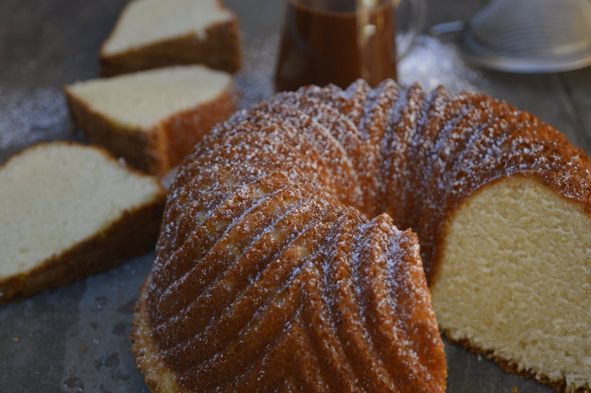jimenez_perea's tweet photo. Feliz dia internacional del Bundt Cake #Bundtcake #bundt #cake #milk #foodie #delicious #joy https://t.co/4B7xhQZ1Ip https://t.co/vcNEdexAYm