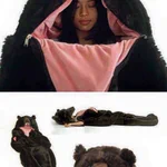 クマの寝袋の作りが本格的すぎて、喰われてるようにしか見えないよ!
