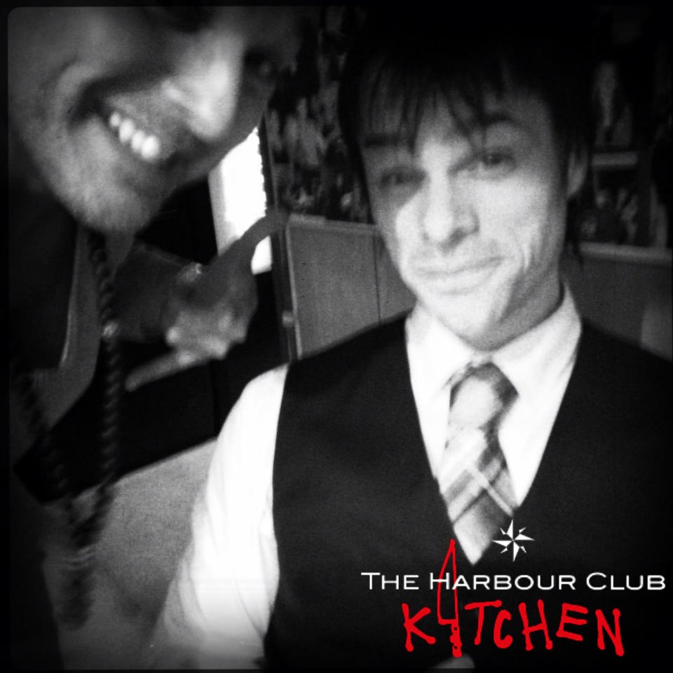 Vilouca's tweet photo. Ready for some nice tunes @THarbourClub Kitchen Scheveningen #singer #vilouca #sunday https://t.co/yzHwqw3Fmn