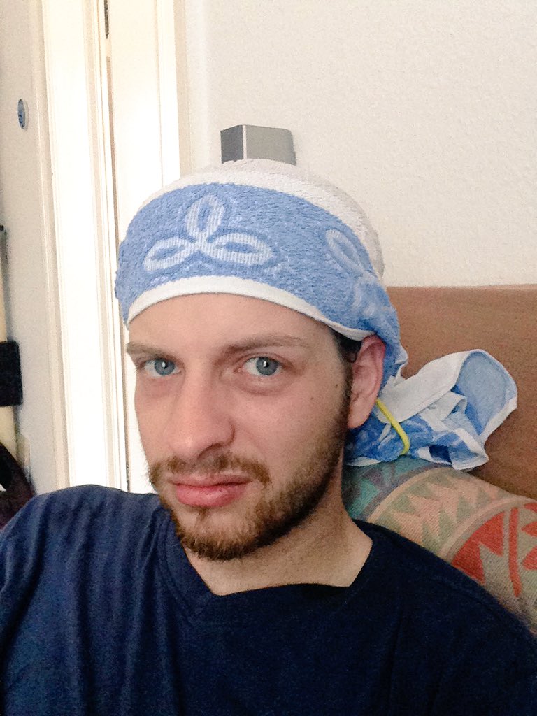 da_doyo's tweet photo. Ich hab noch nicht mal die Haare trocken! #lasttweet #sexylikehell https://t.co/sRJ7Qu5Taj