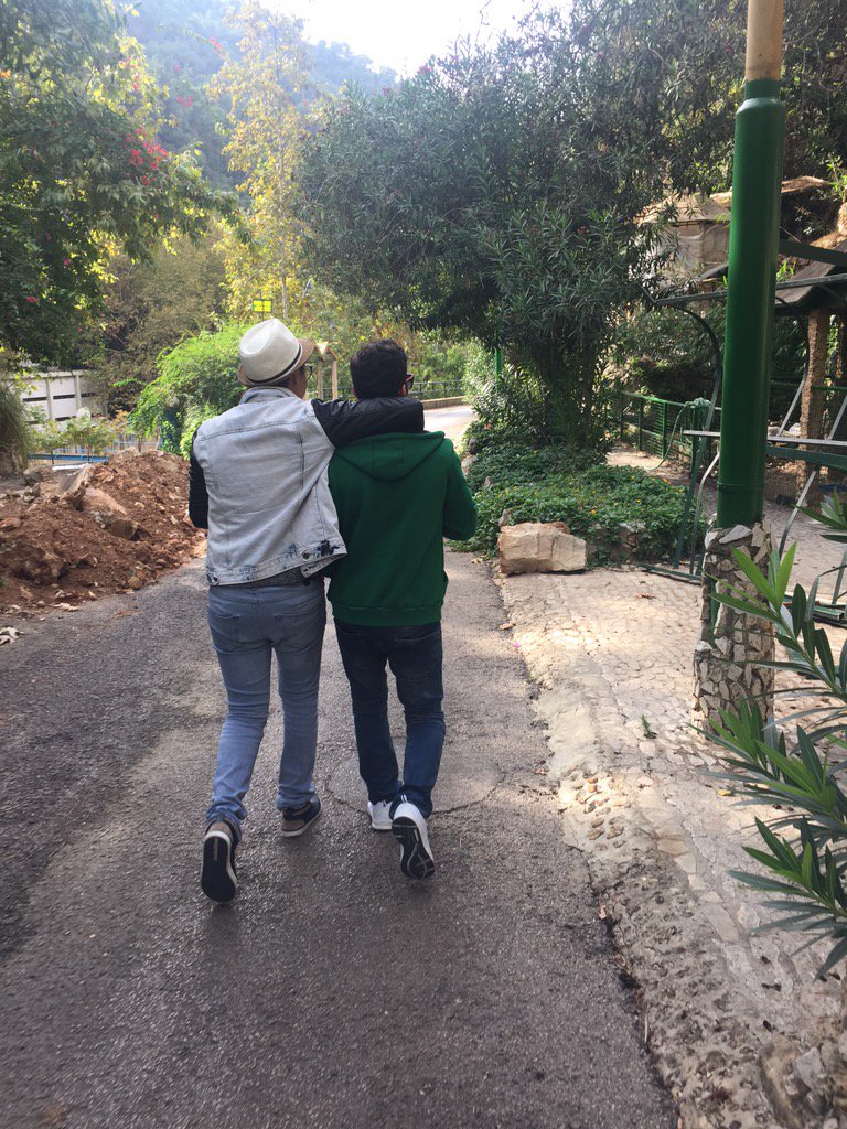 StaracArabia's tweet photo. الى اين يتجه اهاب و علي؟ #StaracArabia @Ali_AFaisal @Ihab_Amir https://t.co/OIAi3P8icD