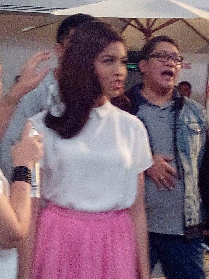 ReyesArco's tweet photo. Proud to be a part of #RuBAEDUBango campaign Congrats @Downy_PH
@mainedcm @aldenrichards02 

#KMJS11 https://t.co/YNKlZsDmjO