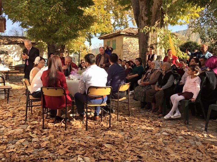 Stratonikeia-Eskihisar'da nikah töreni. Kent canlanıyor ve halk burayı seviyor. Çiftimize mutluluklar dilerim