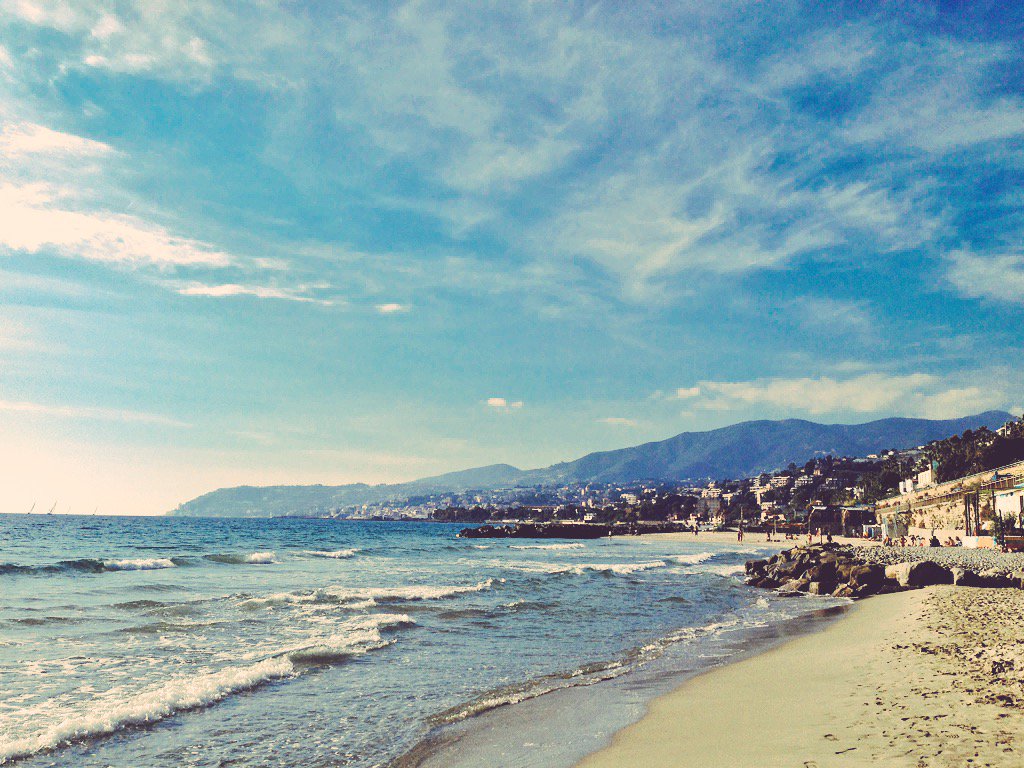 CasaMagnolie's tweet photo. ๐๐๐ฎ๐นโ๏ธ #novemberseason #beach #sun #sunremo #sanremo #treponti #trepontibeach #goodlife #surfinglife #visitus ... https://t.co/XDcSPoQ7Bm