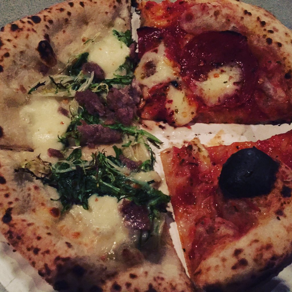 stevemason412's tweet photo. @pizzaboatpgh @DriftwoodOven great pizza and good vibe! https://t.co/uUm0bueOr9