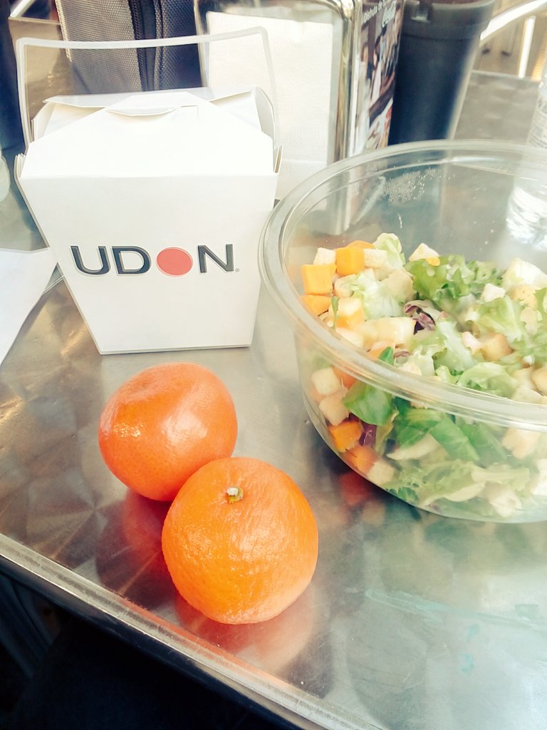 VIBE_ub_cherry8's tweet photo. #lunch #health #salad #vegetable #dairy #bread #rice #meatprotein  #fruit #water  #udon #working  #NUTMOL_UB https://t.co/SPPzCTxon8