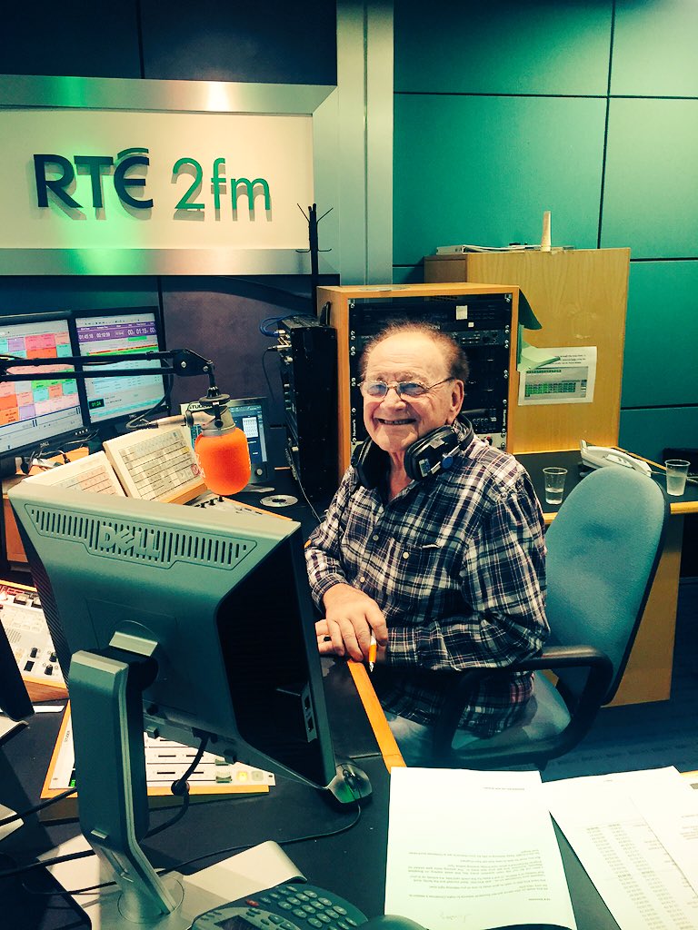 Larry Gogan 2FM tweet media