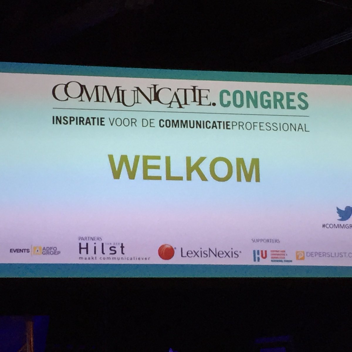 rwh_at's tweet photo. [EVENT] 'Over de grenzen van het vak' #commgres15 https://t.co/E0EBQQFZYU via @nieuws_social https://t.co/gG8DwYkoJV