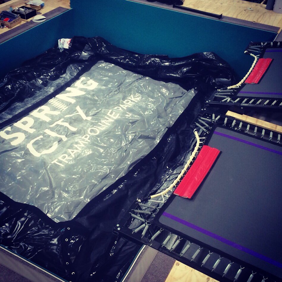 bouncehouselpl's tweet photo. Did someone say #jumpbag ? OH YEAH! #SpringCity #Liverpool #fun #training https://t.co/huoPSPbdjA