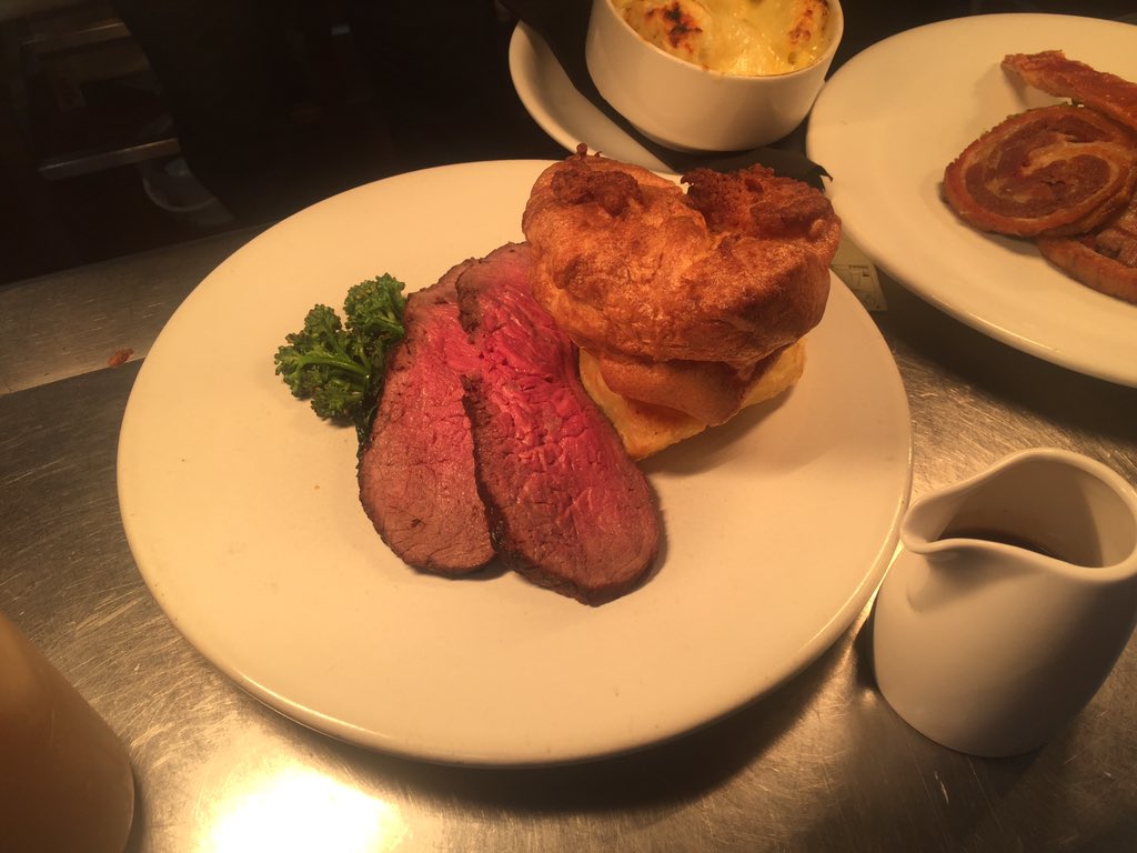 smnaylor16's tweet photo. Start of Sunday lunch at @MarwellHotel  @PhilYeomans https://t.co/bsdcb2ADeJ