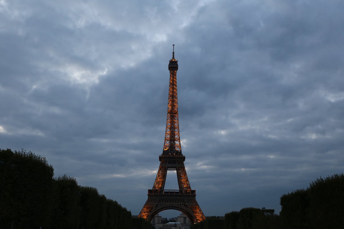 My prayers and thoughts to those who have been affected. #ParisAttacks #Prayers4Paris