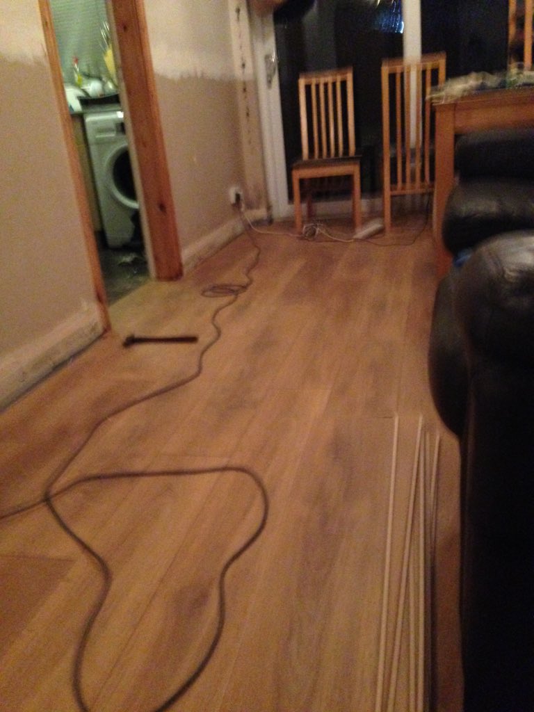 CAshFitness28's tweet photo. After 4 long difficult days the new floor is finally done! Very grateful I have a man who can!! #hothandyman https://t.co/n77CelD1ig