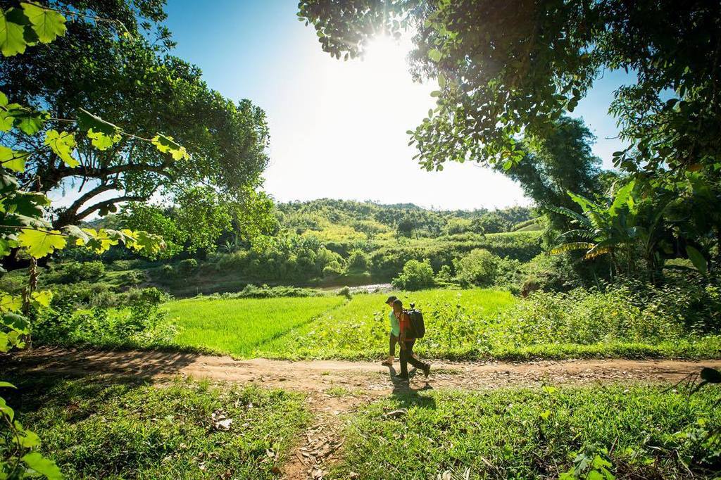 campfirecreativ's tweet photo. Where the road ends... Our journey begins. @operationsmile #madagascar #patientfollowup Th… https://t.co/DlqqZkx3ZM https://t.co/hqomQslwLo