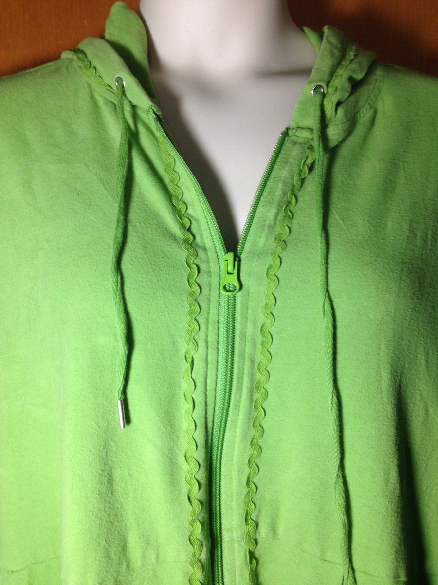 MittenShack's tweet image. Lane Bryant 26/28 Zip Front Hoodie Green RicRac Trim Cotton Stretch  #lanebryant ebay.com/itm/-/26214560… via @eBay