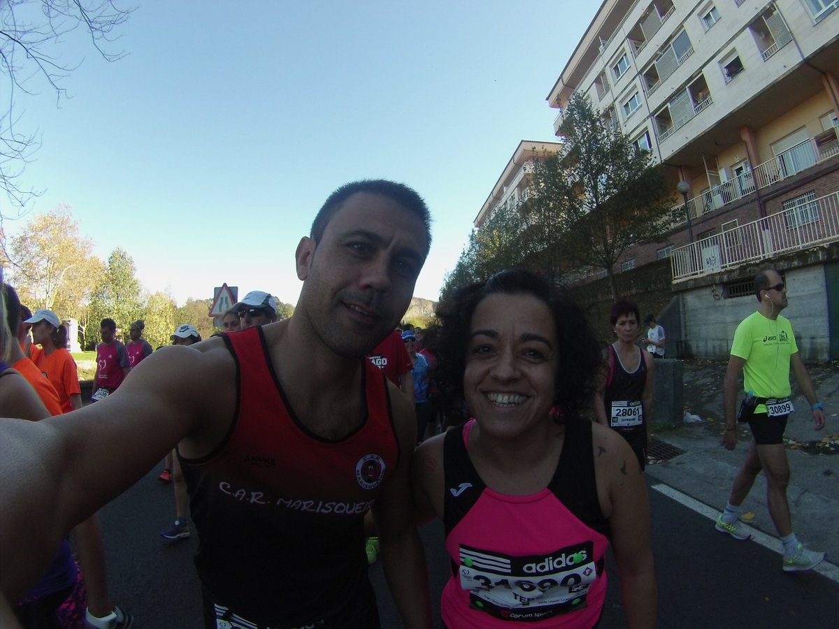 ricardotero's tweet photo. La Behobia desde el bagón de cola #Behobia2015 #running  https://t.co/GQxVZSII19 https://t.co/gbBIrQJF5T