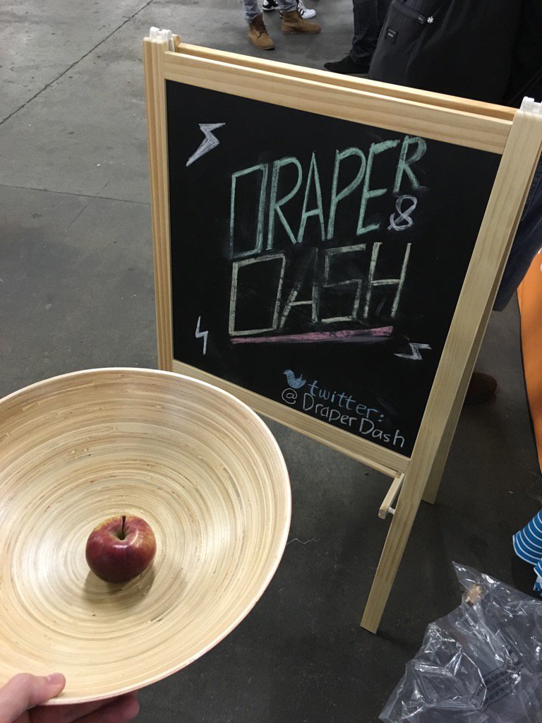 GlutesDD's tweet photo. Last Apple at booth 131 from @DraperDash #SMR10 https://t.co/r9OFcj4cgm