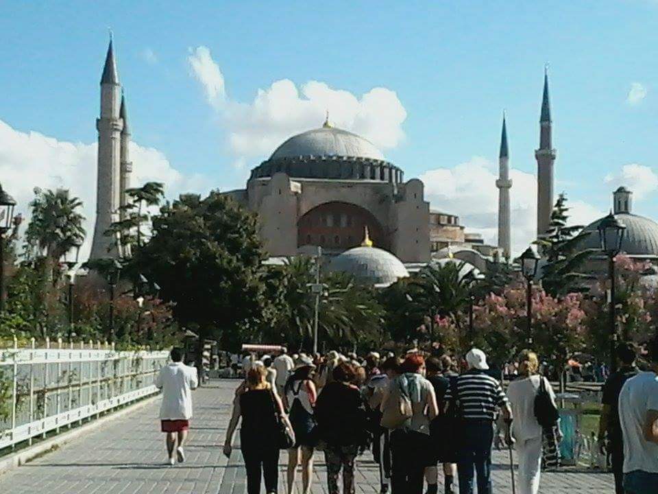 <a href="/AyhanKomurcu/">Ayhan</a> Hallow my friend