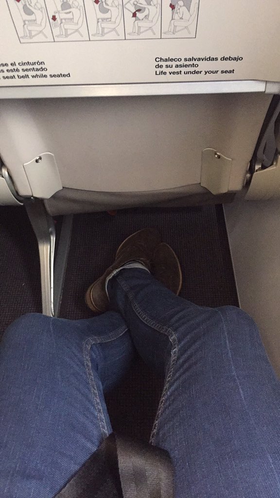 DeanKirby7's tweet photo. @chiaramau @RosDeans @sflarkin @ilovesunglass @darragh_aisling 
That leg room😎 https://t.co/HlZGH6KoDt