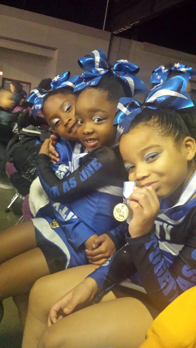 ausp1c1ous1's tweet photo. Turnt up for #UCAcompetition #UnityCheer #BluePearls https://t.co/elmOaR7nHA