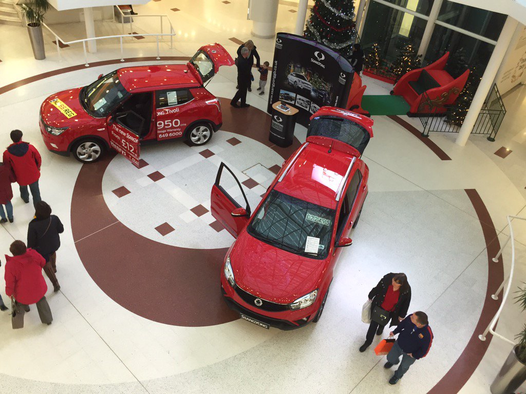 steve_gray2's tweet photo. Santa's grotto AKA SsangYong @ Braehead shopping centre - didn't expect the sleigh! https://t.co/Ao4Dfc1dqR