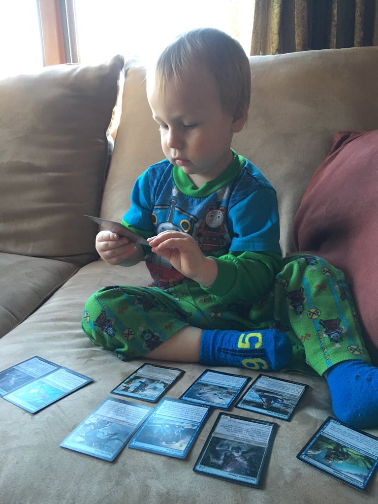 doorbluff's tweet photo. Just a little Sunday morning deck building @maro254 #MTGBFZ https://t.co/kqH406jYSu