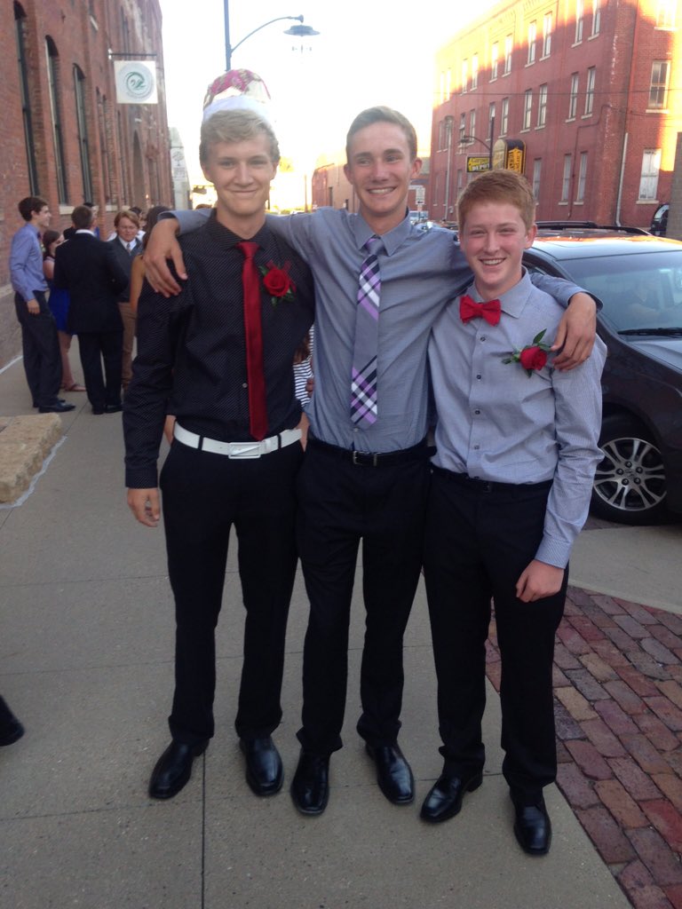 Happy birthday to the big bro Johnny T. Have a good one bud #AllHailTheKing <a href="/johnnyt_6/">John Timmerman</a>
