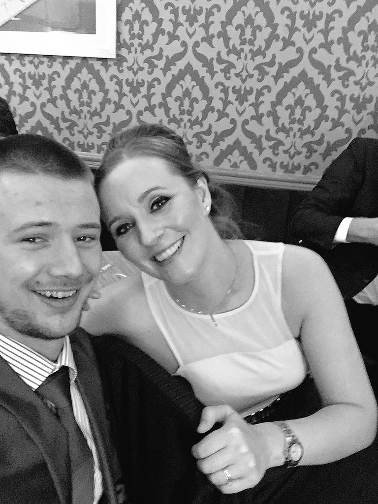 Declandroogan's tweet photo. Me an the sis https://t.co/UrlB8atwtS