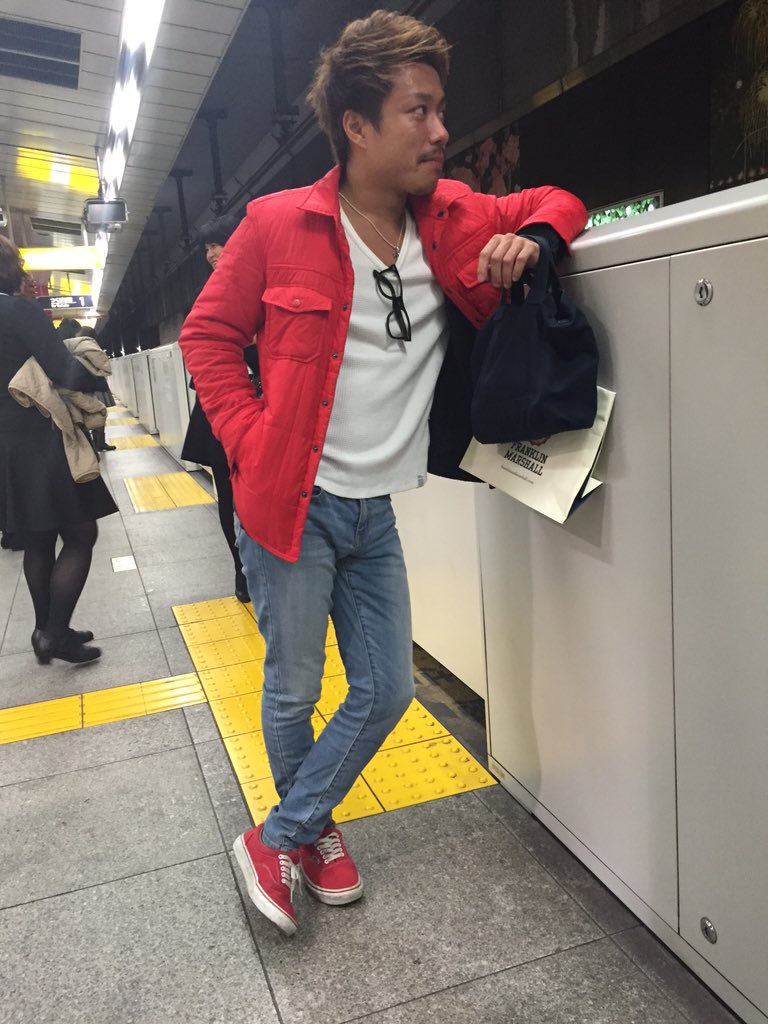Hideaki Watanabe Ar Twitter モデルぶってるけど5頭身じゃモデルになれねーよな 改めて顔でかいって実感しました ごめんなさい T Co Kuk2jxh3dc
