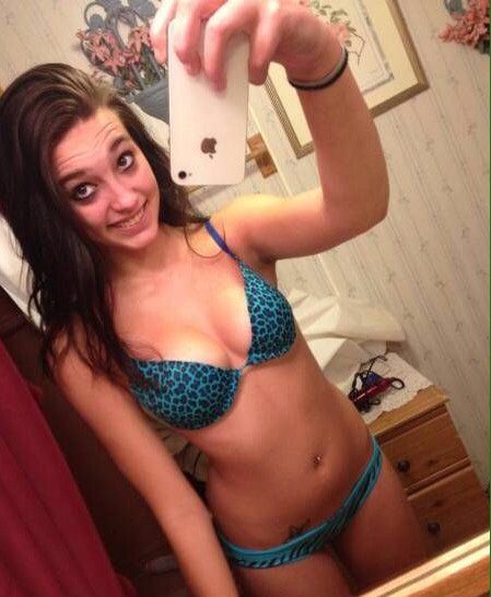 snaptindersluts's tweet photo. #selfie #jailbait #victoriasecret #bra #PantiesAutomaticallyWet #SelfieSunday #pink https://t.co/w00t1ZKPZa
