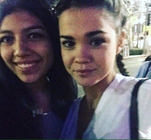 UpdatesMaiaFR's tweet photo. #PHOTOS Maia et des fans à un concert à Los Angeles le [12/11/15] : https://t.co/fBPvSRkPGI