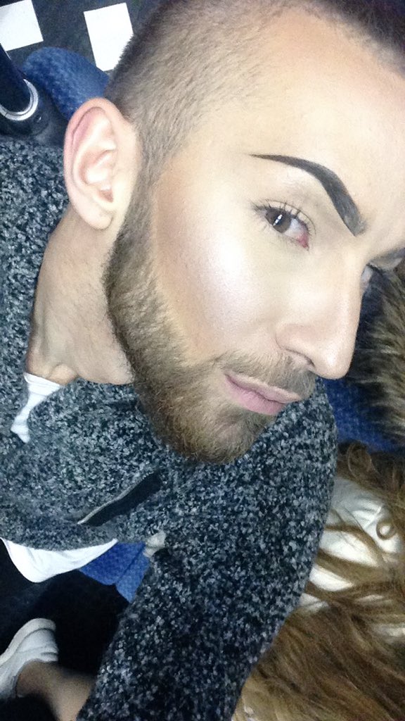 Priiuzz's tweet photo. HEY GUUURLS! ❤️ https://t.co/bYz9NfT3vB