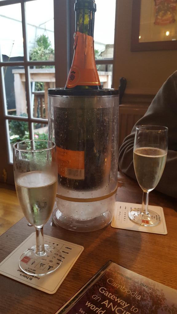 SarahJaneRing's tweet photo. @FlightCentre_UK a bit of fizz to help create a shortlist :) https://t.co/PBv3PaL5wx