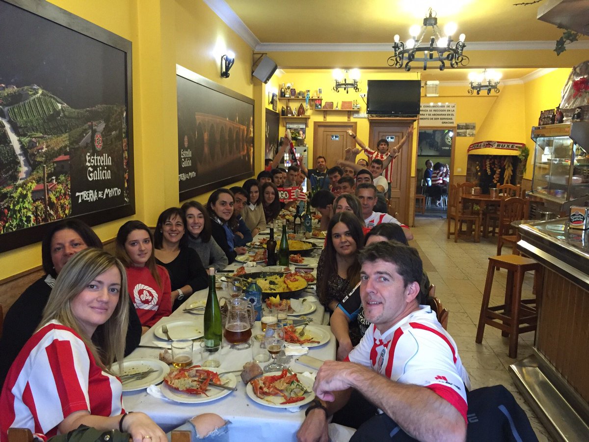 OsdeBegonte's tweet photo. Primeiro xantar da tempada.Os de Begonte  ao completo,a familia medra 👌 https://t.co/qADq9erZhS