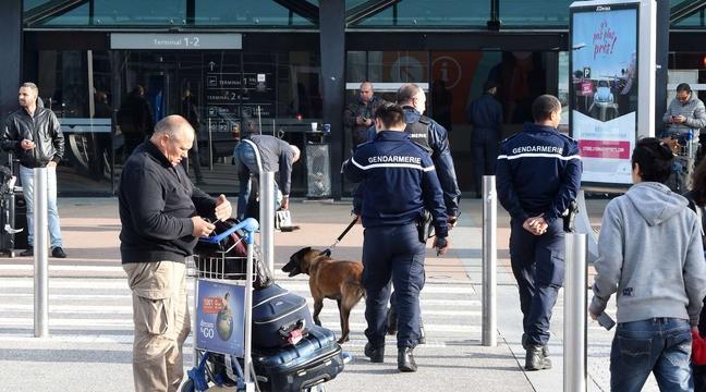 20Minutes's tweet photo. Attentats à Paris : quelles conséquences dans le Rhône ? https://t.co/4NfDmcZHHC https://t.co/0b578tevCN
