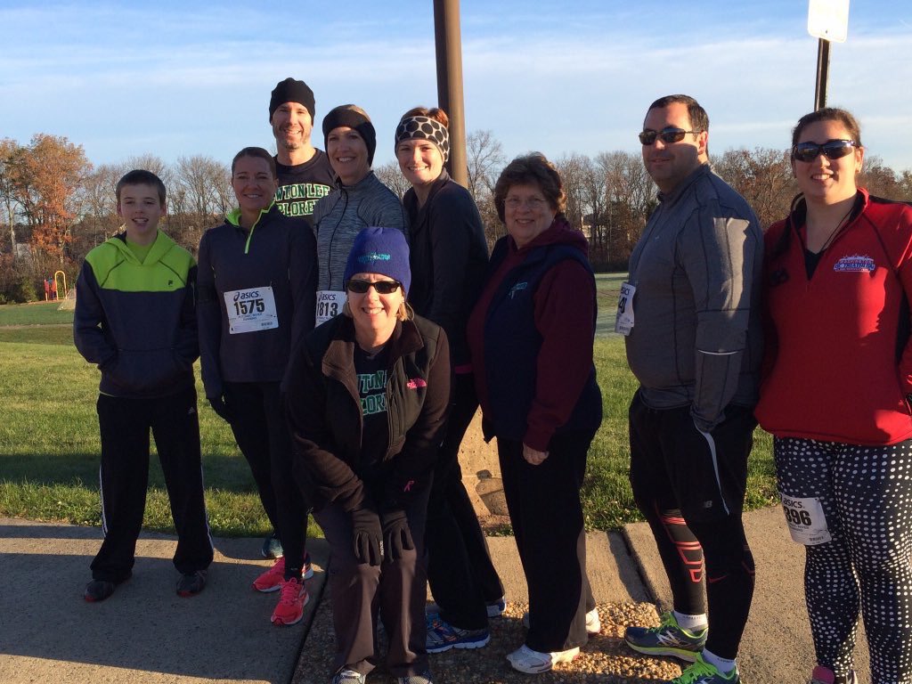 Shawnl8's tweet photo. #beautifulday to #makeadifference w/ #nle16 T's &amp; families at Making a Difference 5k! @awallnersclass @BethCipriano https://t.co/Lv4Af9SPUL