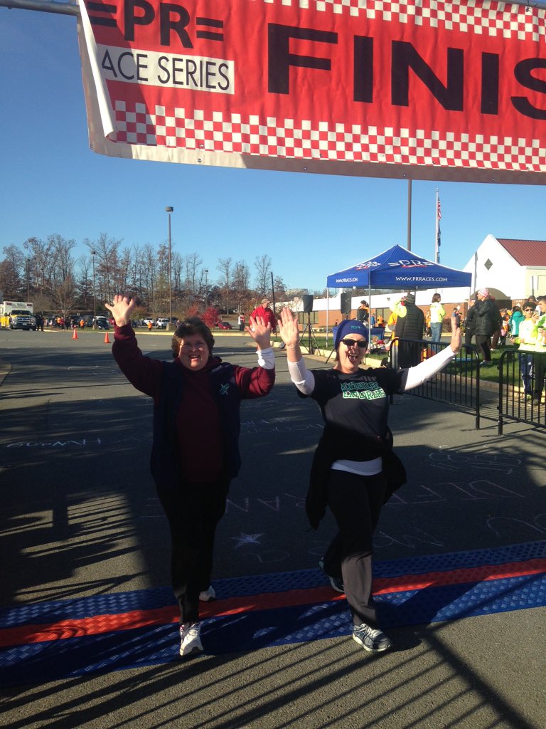 Shawnl8's tweet photo. #beautifulday to #makeadifference w/ #nle16 T's &amp; families at Making a Difference 5k! @awallnersclass @BethCipriano https://t.co/Lv4Af9SPUL
