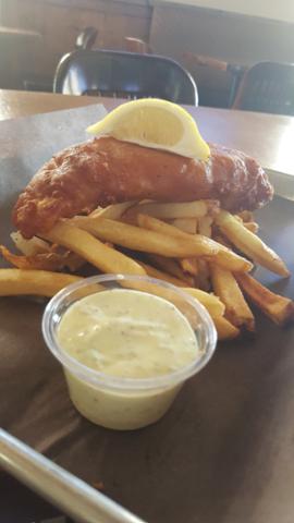 pub101_ottawa's tweet photo. It's #DoubleDownSunday! More bang 4 your buck w select menu items #Pub10Fun #OttawaEats #Burgers #FishNChips #Nachos https://t.co/W8KuFY5von