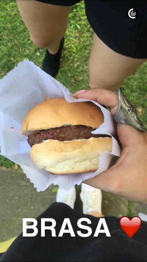 CentralJessicaL's tweet photo. Brasa BBQ Party . ❤ #bonsamigos #brasabbq
Fotos via SnapChat : jehlobo https://t.co/ydKjZUBYLF