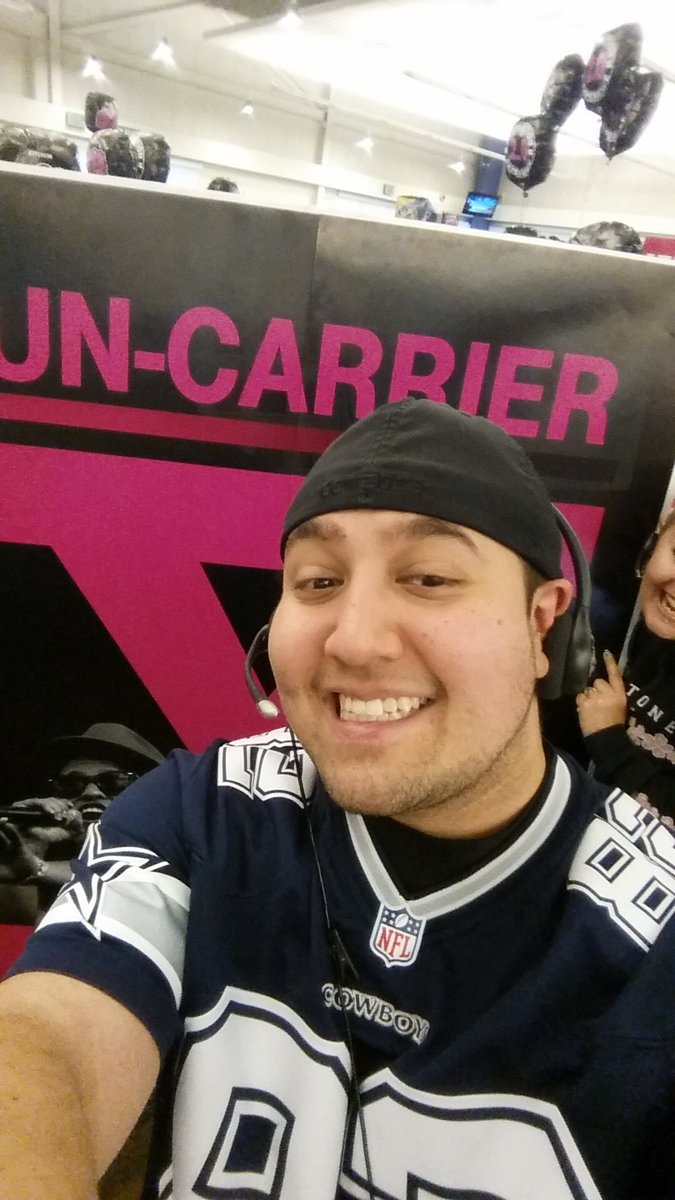 pyretta1313's tweet photo. Leo is stoked to be part of the AWESOMENESS that is #UNCARRIERX #JEFFERSONROCKS WE WON'T STOP! https://t.co/SRoOTQqjR8