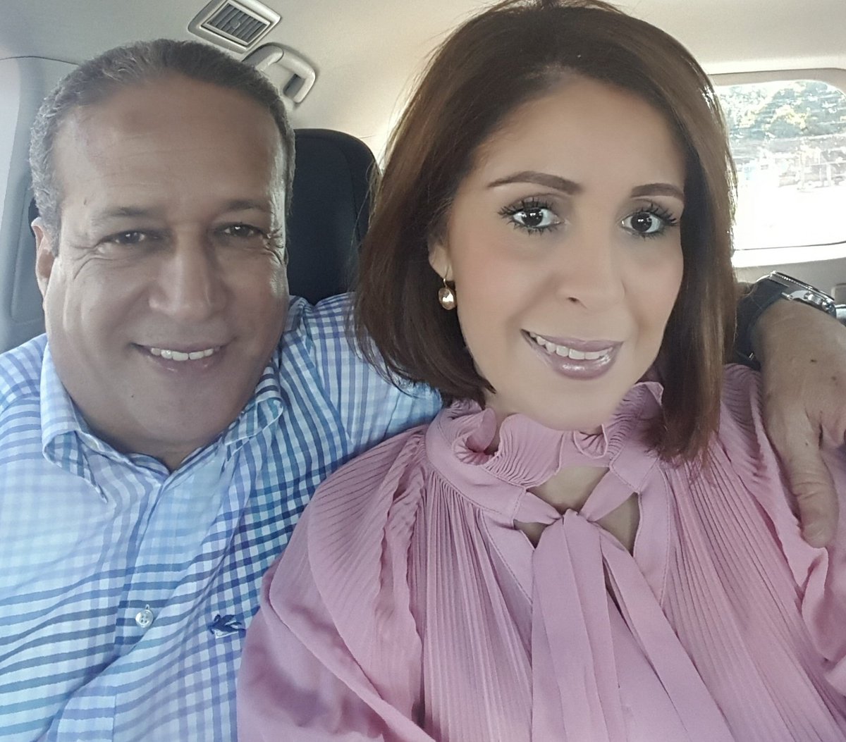 ingridmendozap's tweet photo. Me llevo a @ReinaldoPared a Santiago, para que juramente a #ValentinSenador por 4 más! #RedesdeReinaldo #Conmijefe https://t.co/80OGa9vtAc