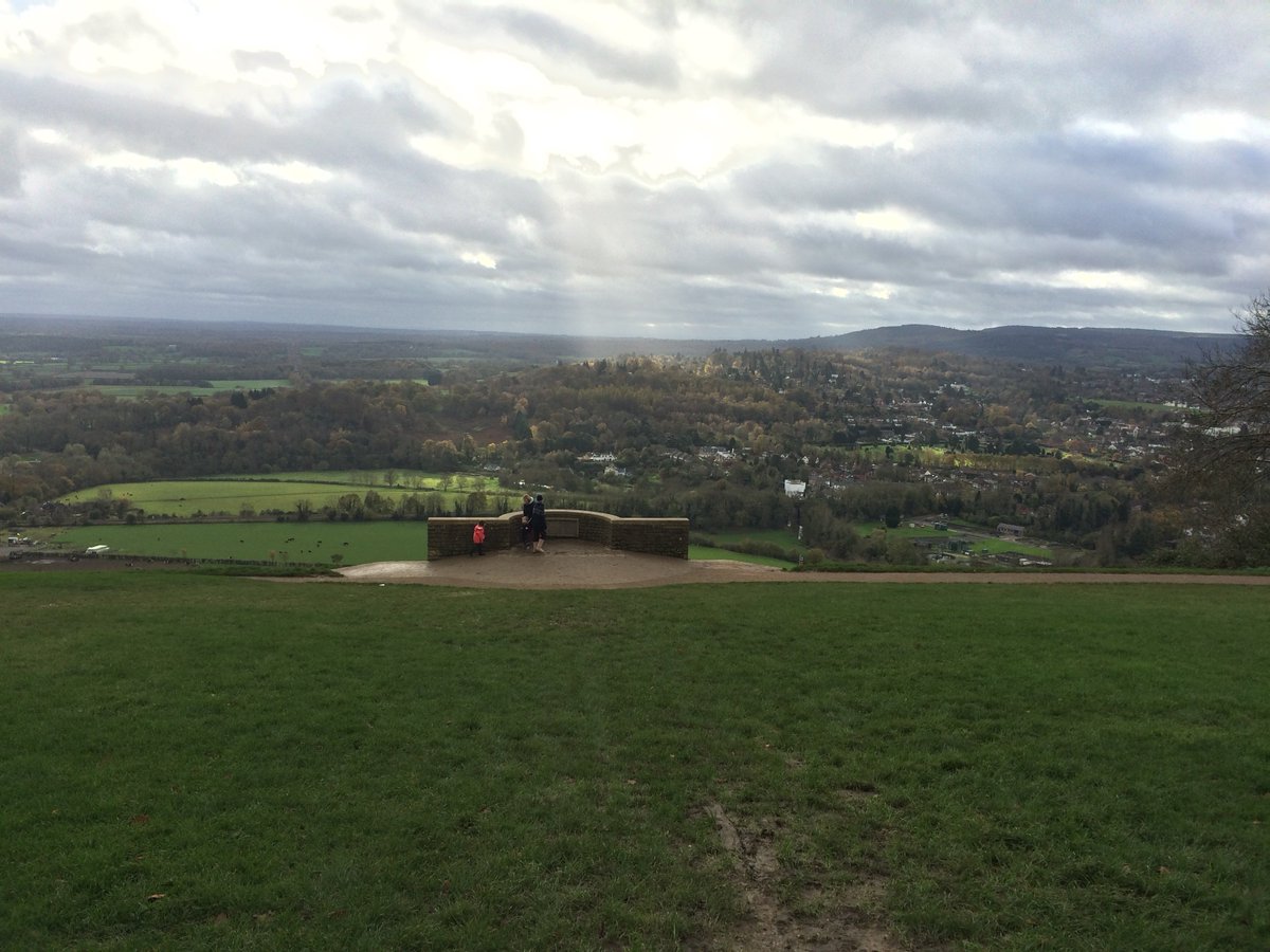 ImperialTriath's tweet photo. A windy ride to Box Hill this morning. #GoPro footage: https://t.co/npq9BkVOt1  #cycling https://t.co/wzMNyUxC3V