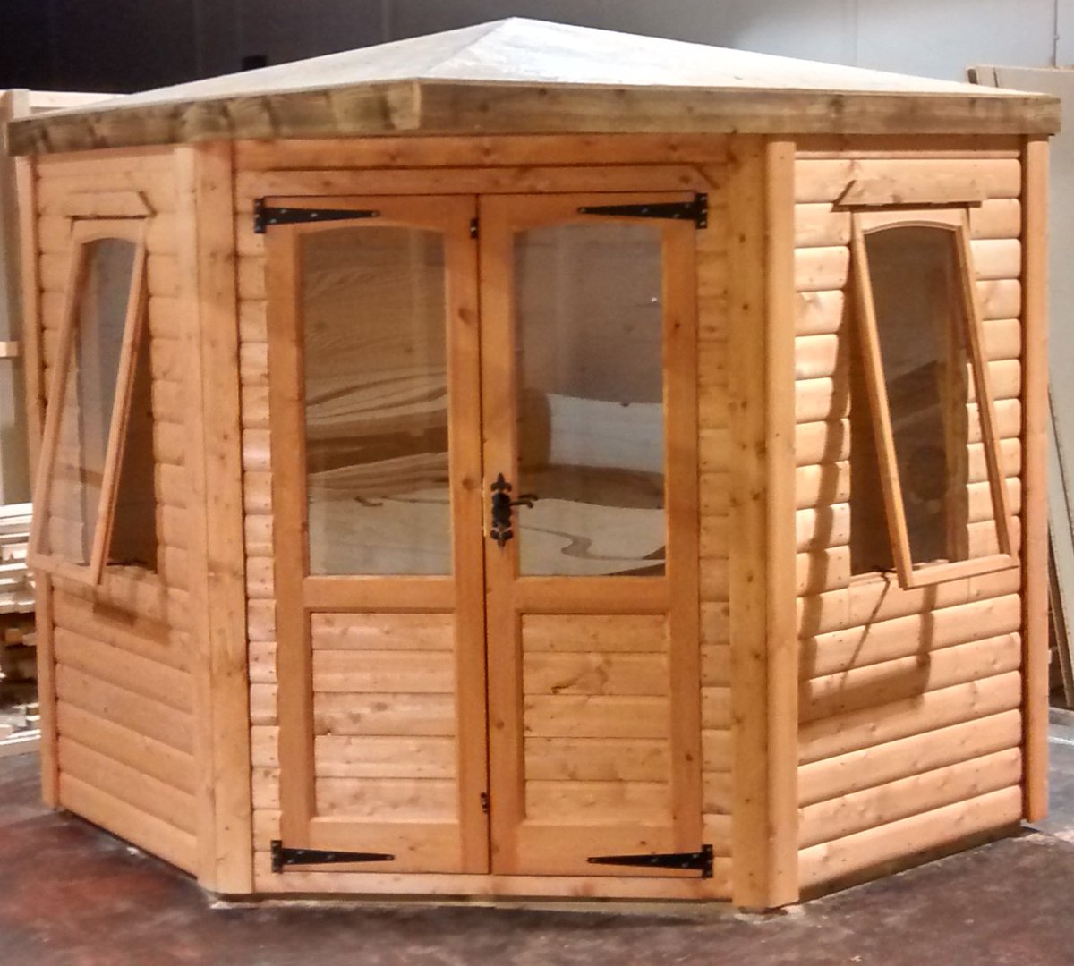 MaxTimberUk's tweet image. #cornerSummerhouse maxtimbersheds.co.uk/summerhouses.h…