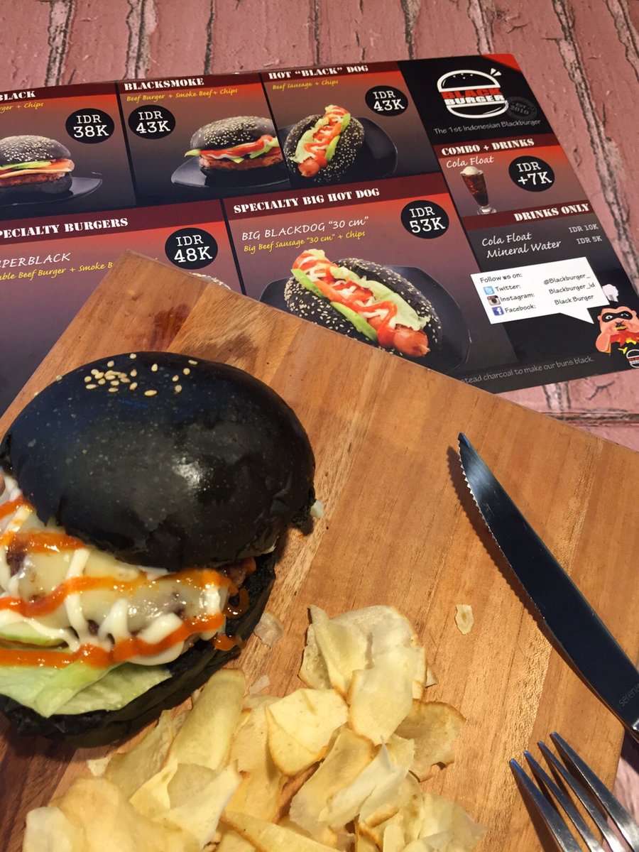 BlackBurger_'s tweet photo. Oriblack: Original Blackburger with mozarella and chips. Come and taste! 😍😍 https://t.co/7sNpHzizxw