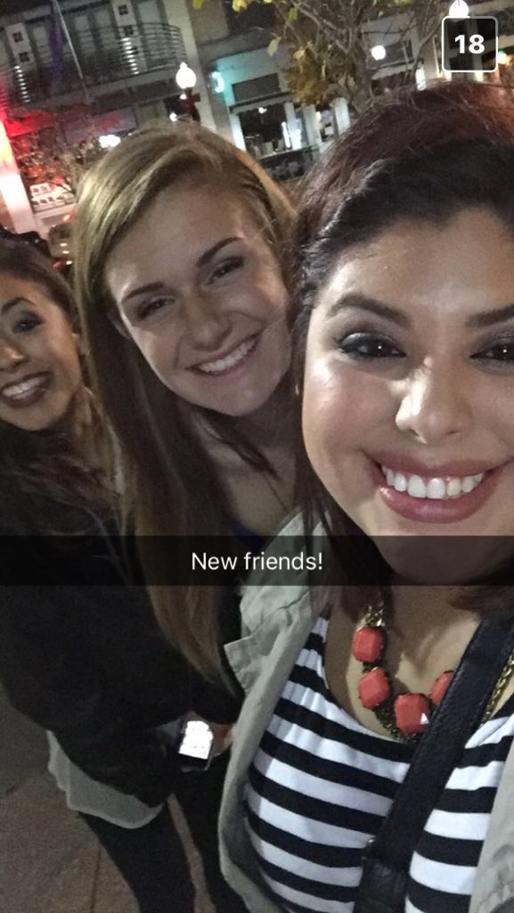 J_MoN3y93's tweet photo. @Lalala_LINDAA and I made a new friend lastnight. And she was basically 2 feet taller than us.. https://t.co/gtSq4Hahef