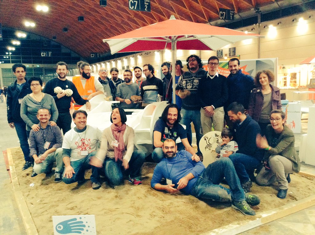 Aster_ER's tweet photo. Tanti saluti dalla #spiaggia del futuro e a presto dalla #retemak_er #fablab #maker #RBMMF https://t.co/17fTxP3CLP