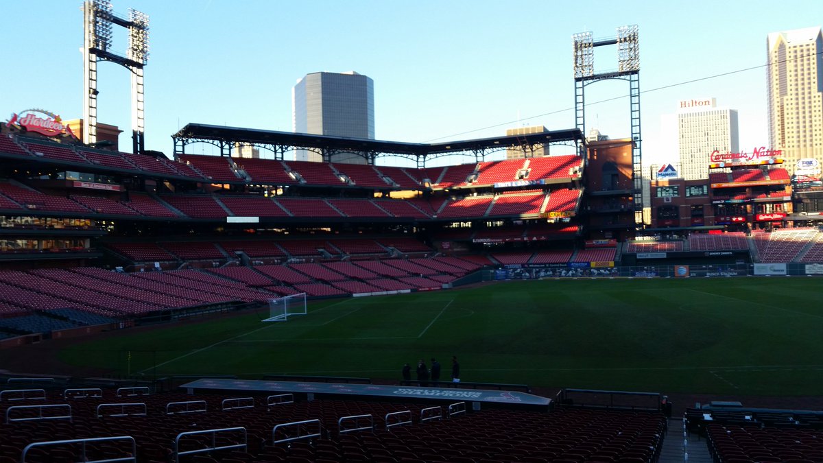 s__hoff's tweet photo. @dutchreferee I refereed in a stadium this weekend too! It was almost empty, though. #buschstadium https://t.co/BF8zfo6lTt
