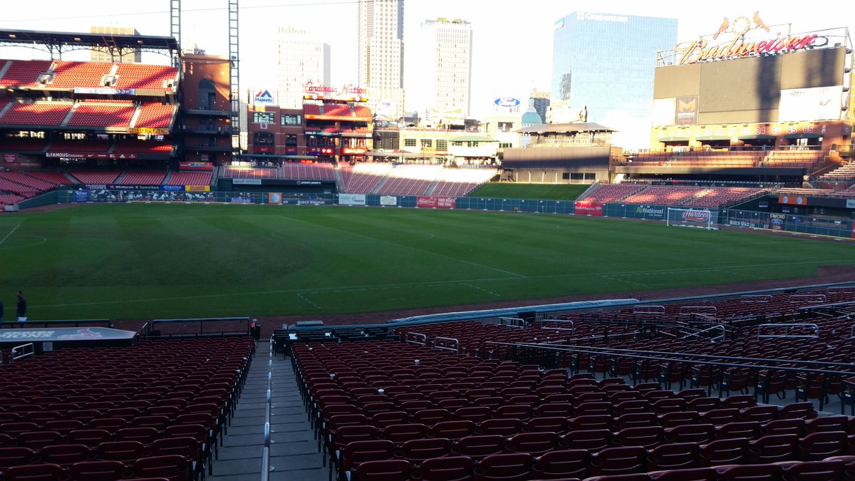 s__hoff's tweet photo. @dutchreferee I refereed in a stadium this weekend too! It was almost empty, though. #buschstadium https://t.co/BF8zfo6lTt
