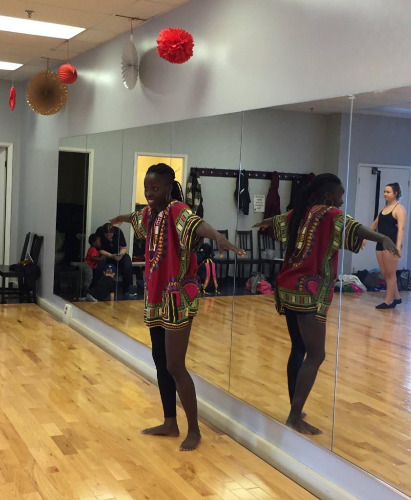 ReleverDance's tweet image. Look who's here now! @EsieMensah Time to learn show African dancing! #DanceWithRelever #WorkShop #BurlON